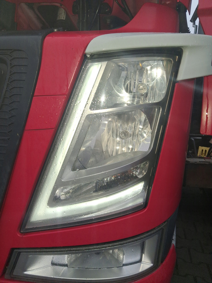 VOLVO REFLEKTOR LAMPA OKULAR LEWY KOMPLETNY VOLVO FM 4 - المصابيح الأمامية - شاحنة: صورة 5 VOLVO REFLEKTOR LAMPA OKULAR LEWY KOMPLETNY VOLVO FM 4 - المصابيح الأمامية - شاحنة: صورة 5