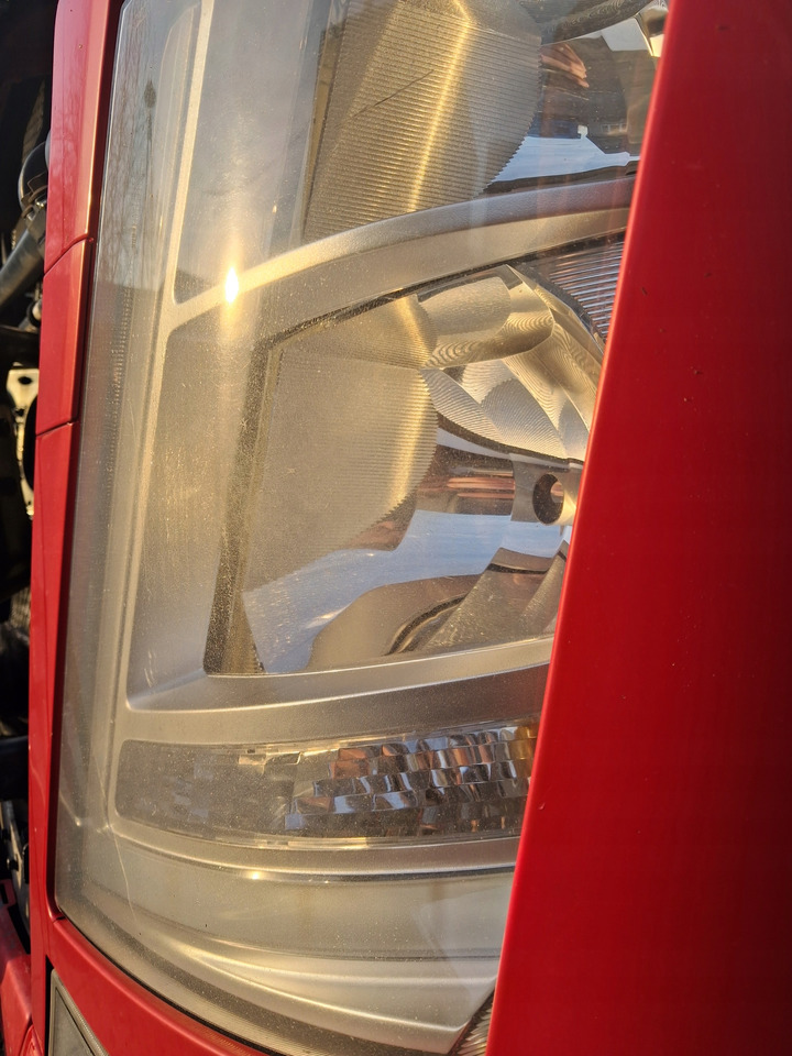VOLVO REFLEKTOR LAMPA OKULAR LEWY KOMPLETNY VOLVO FM 4 - المصابيح الأمامية - شاحنة: صورة 4 VOLVO REFLEKTOR LAMPA OKULAR LEWY KOMPLETNY VOLVO FM 4 - المصابيح الأمامية - شاحنة: صورة 4