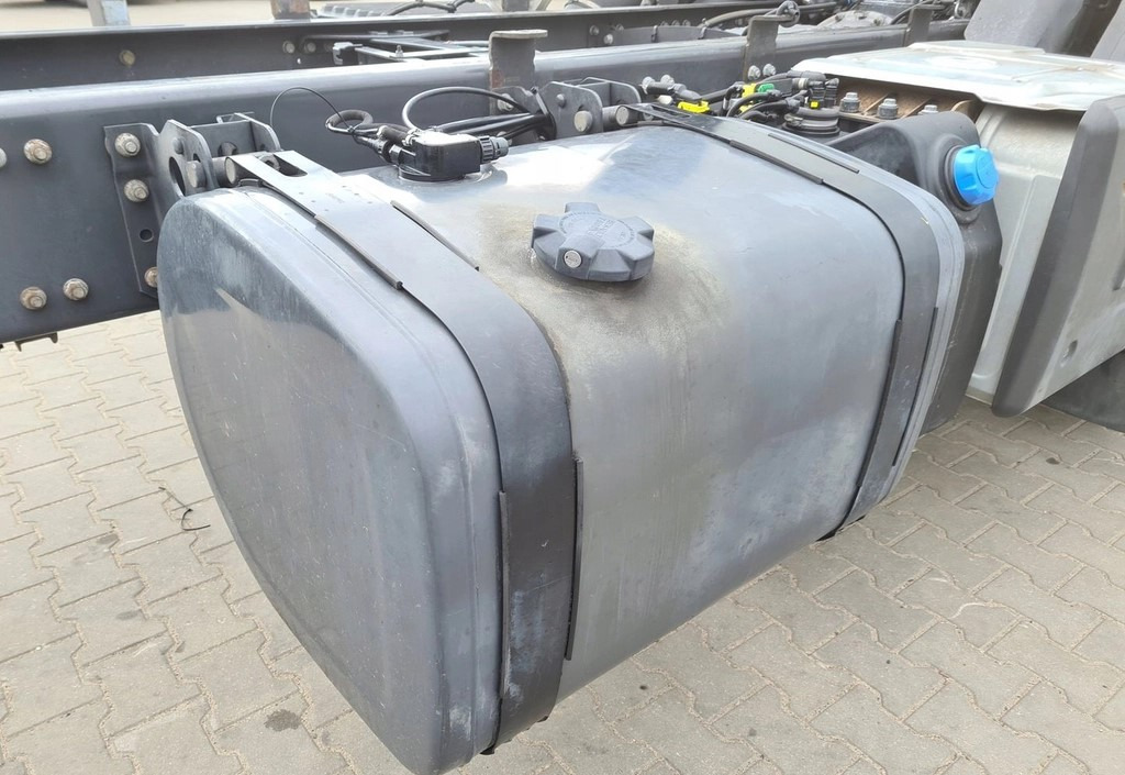 VOLVO ZBIORNIK PALIWA RENAULT DXI GAMA T D C VOLVO FH FM FL FE LOW DECK 83x69x56 - خزان الوقود - شاحنة: صورة 2 VOLVO ZBIORNIK PALIWA RENAULT DXI GAMA T D C VOLVO FH FM FL FE LOW DECK 83x69x56 - خزان الوقود - شاحنة: صورة 2