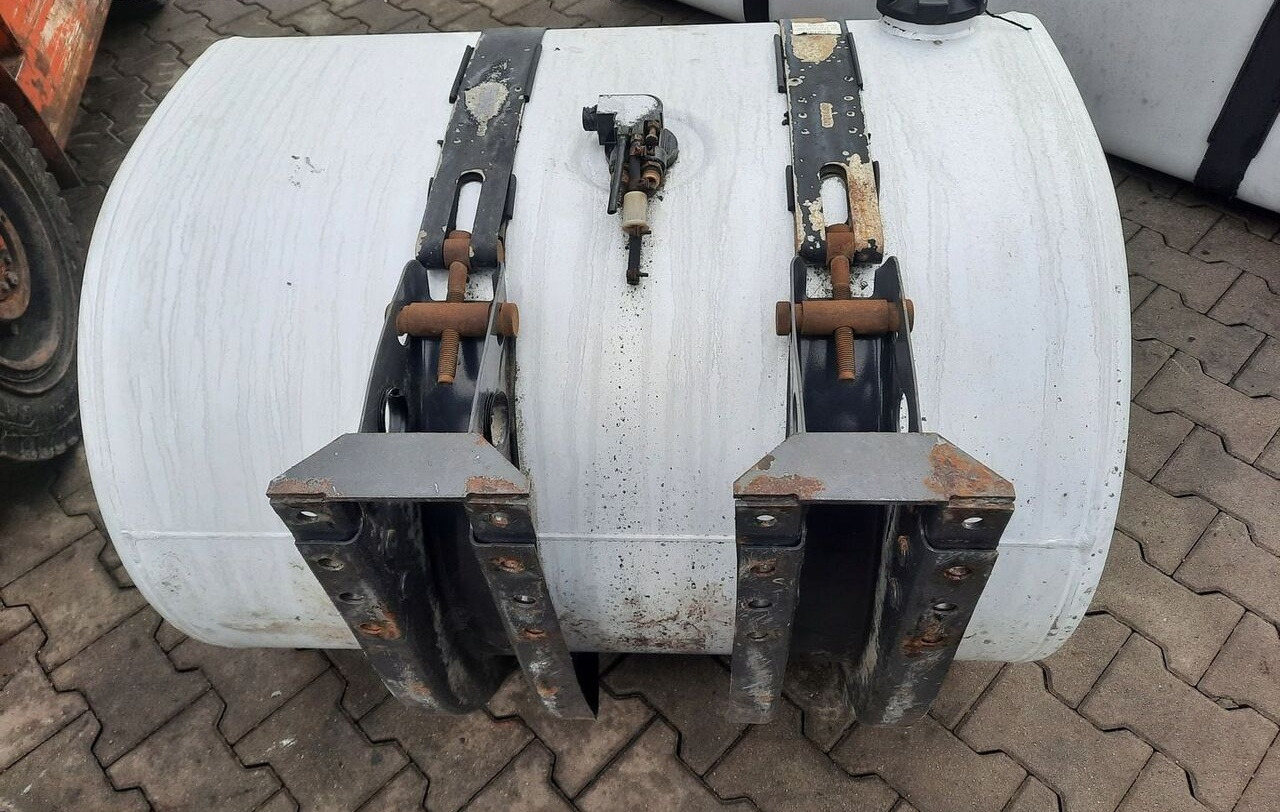 VOLVO ZBIORNIK PALIWA RENAULT DXI GAMA T VOLVO FH FM 4 5 100/70/70 - خزان الوقود - شاحنة: صورة 3 VOLVO ZBIORNIK PALIWA RENAULT DXI GAMA T VOLVO FH FM 4 5 100/70/70 - خزان الوقود - شاحنة: صورة 3