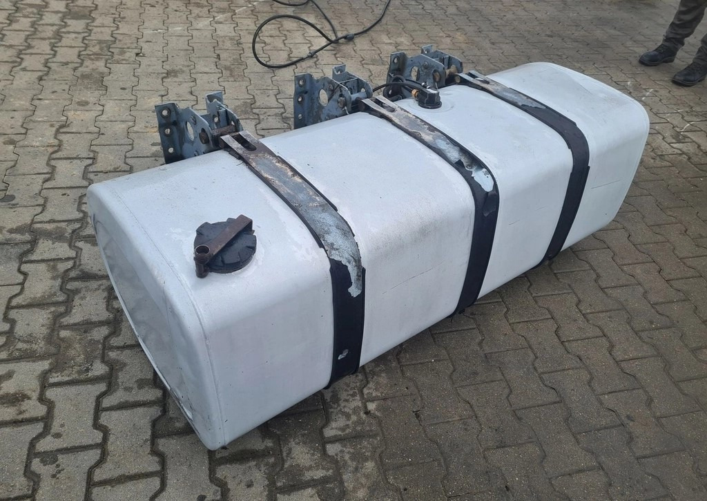 VOLVO ZBIORNIK PALIWA RENAULT GAMA T K C VOLVO FH FM FL FE FMX LOW DECK 160x69x56 - خزان الوقود: صورة 2 VOLVO ZBIORNIK PALIWA RENAULT GAMA T K C VOLVO FH FM FL FE FMX LOW DECK 160x69x56 - خزان الوقود: صورة 2