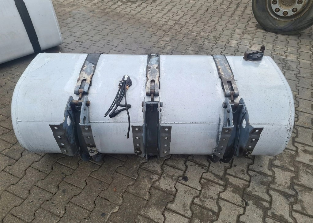 VOLVO ZBIORNIK PALIWA RENAULT GAMA T K C VOLVO FH FM FL FE FMX LOW DECK 160x69x56 - خزان الوقود: صورة 5 VOLVO ZBIORNIK PALIWA RENAULT GAMA T K C VOLVO FH FM FL FE FMX LOW DECK 160x69x56 - خزان الوقود: صورة 5