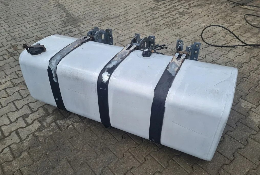 VOLVO ZBIORNIK PALIWA RENAULT GAMA T K C VOLVO FH FM FL FE FMX LOW DECK 160x69x56 - خزان الوقود: صورة 1 VOLVO ZBIORNIK PALIWA RENAULT GAMA T K C VOLVO FH FM FL FE FMX LOW DECK 160x69x56 - خزان الوقود: صورة 1