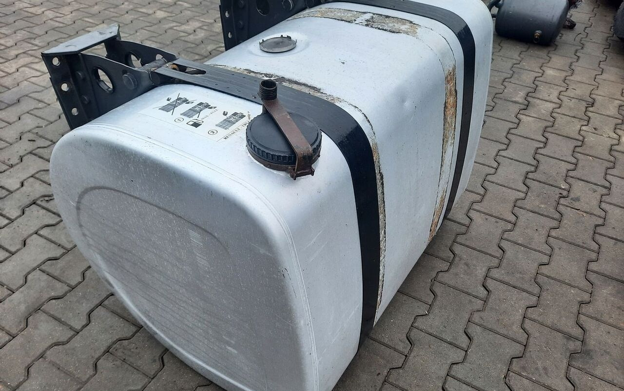 VOLVO ZBIORNIK PALIWA RENAULT GAMA T RANGE VOLVO FH FM 4 5 100/70/70 - خزان الوقود - شاحنة: صورة 2 VOLVO ZBIORNIK PALIWA RENAULT GAMA T RANGE VOLVO FH FM 4 5 100/70/70 - خزان الوقود - شاحنة: صورة 2