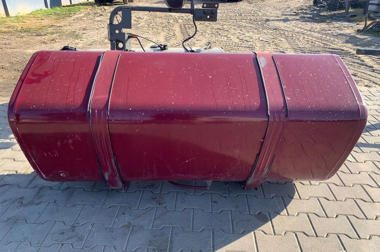 VOLVO ZBIORNIK PALIWA VOLVO FH FM 4 5 RENAULT GAMA T LOW DECK 150x69x56 - خزان الوقود - شاحنة: صورة 1 VOLVO ZBIORNIK PALIWA VOLVO FH FM 4 5 RENAULT GAMA T LOW DECK 150x69x56 - خزان الوقود - شاحنة: صورة 1