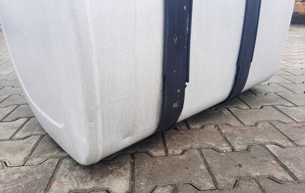 VOLVO ZBIORNIK PALIWA VOLVO FH FM 4 RENAULT GAMA RANGE T 100/70/70 20503505 - خزان الوقود - شاحنة: صورة 3 VOLVO ZBIORNIK PALIWA VOLVO FH FM 4 RENAULT GAMA RANGE T 100/70/70 20503505 - خزان الوقود - شاحنة: صورة 3