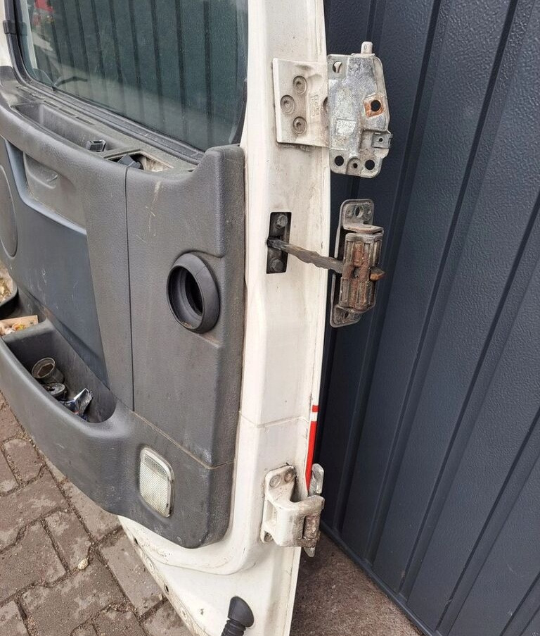 Volvo KOMPLETNE LEWE FH 13 LIFT   Volvo OE - باب و قطع الغيار - شاحنة: صورة 5 Volvo KOMPLETNE LEWE FH 13 LIFT   Volvo OE - باب و قطع الغيار - شاحنة: صورة 5