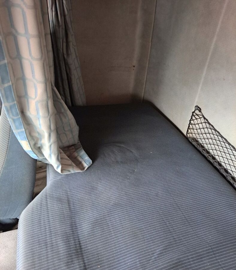 Volvo ŁÓŻKO DOLNE MATERAC STELAŻ VOLVO FE KOMPLETNE - مقعد - شاحنة: صورة 2 Volvo ŁÓŻKO DOLNE MATERAC STELAŻ VOLVO FE KOMPLETNE - مقعد - شاحنة: صورة 2