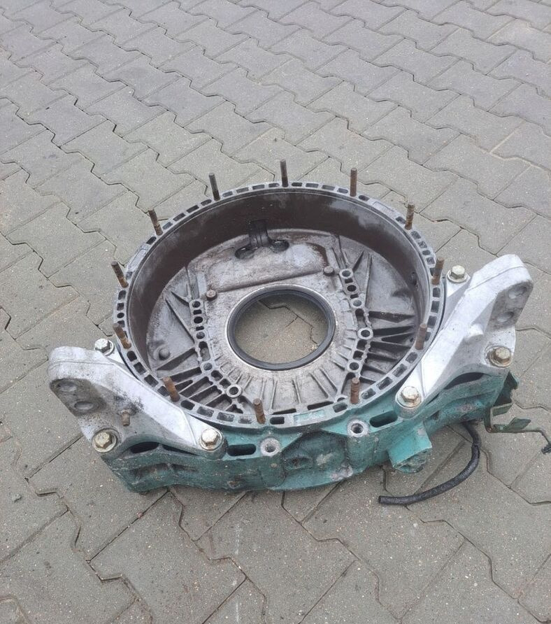 Volvo OBUDOWA SPRZĘGŁA KOŁA ZAMACHOWEGO VOLVO FM FH D12D 1285 - الحدافة - شاحنة: صورة 1 Volvo OBUDOWA SPRZĘGŁA KOŁA ZAMACHOWEGO VOLVO FM FH D12D 1285 - الحدافة - شاحنة: صورة 1