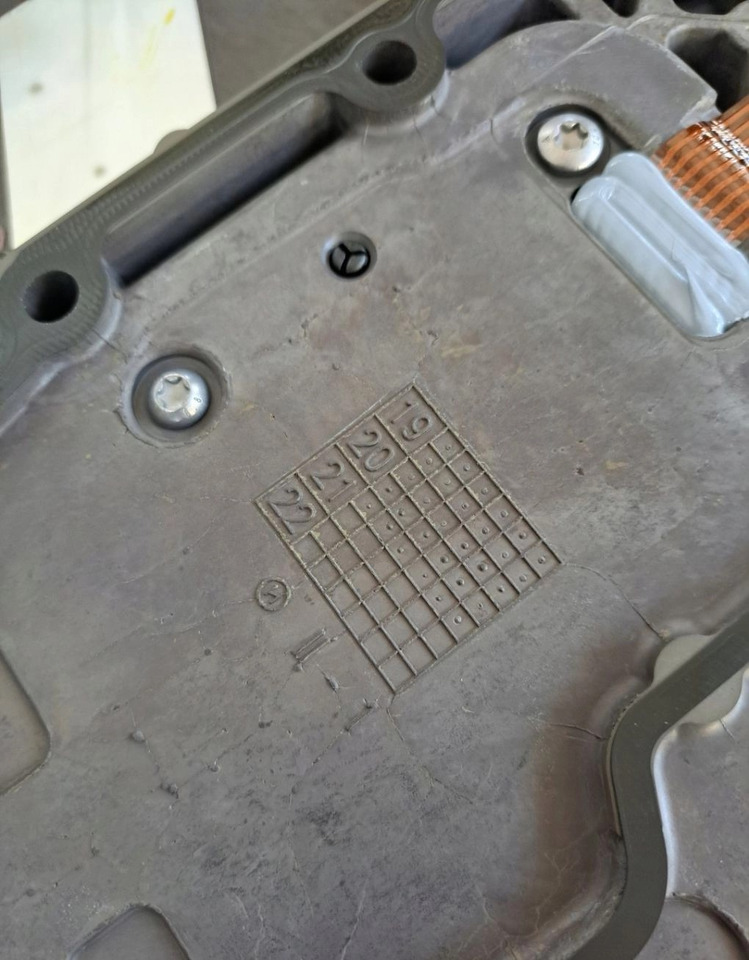ZF ELEKTRONIKA WYBIERAKA SKRZYNI BIEGÓW ZF TRAXON 12TX2620 TD 0501337233 21034134 K023088 - وحدة إي سي يو: صورة 4 ZF ELEKTRONIKA WYBIERAKA SKRZYNI BIEGÓW ZF TRAXON 12TX2620 TD 0501337233 21034134 K023088 - وحدة إي سي يو: صورة 4