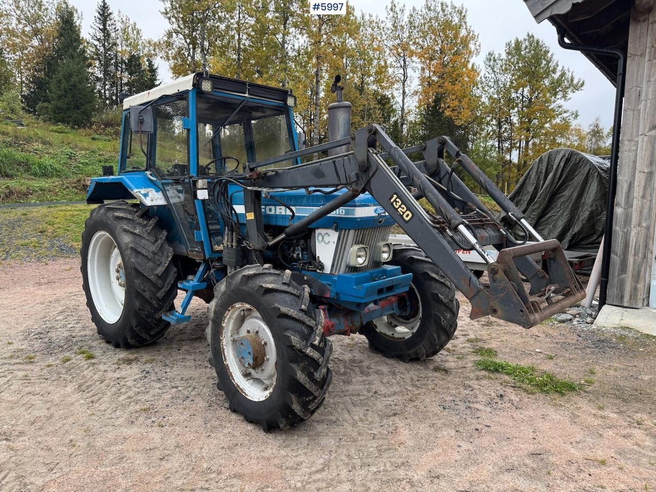1983 Ford 5610 with Front Loader - جرار: صورة 2 1983 Ford 5610 with Front Loader - جرار: صورة 2