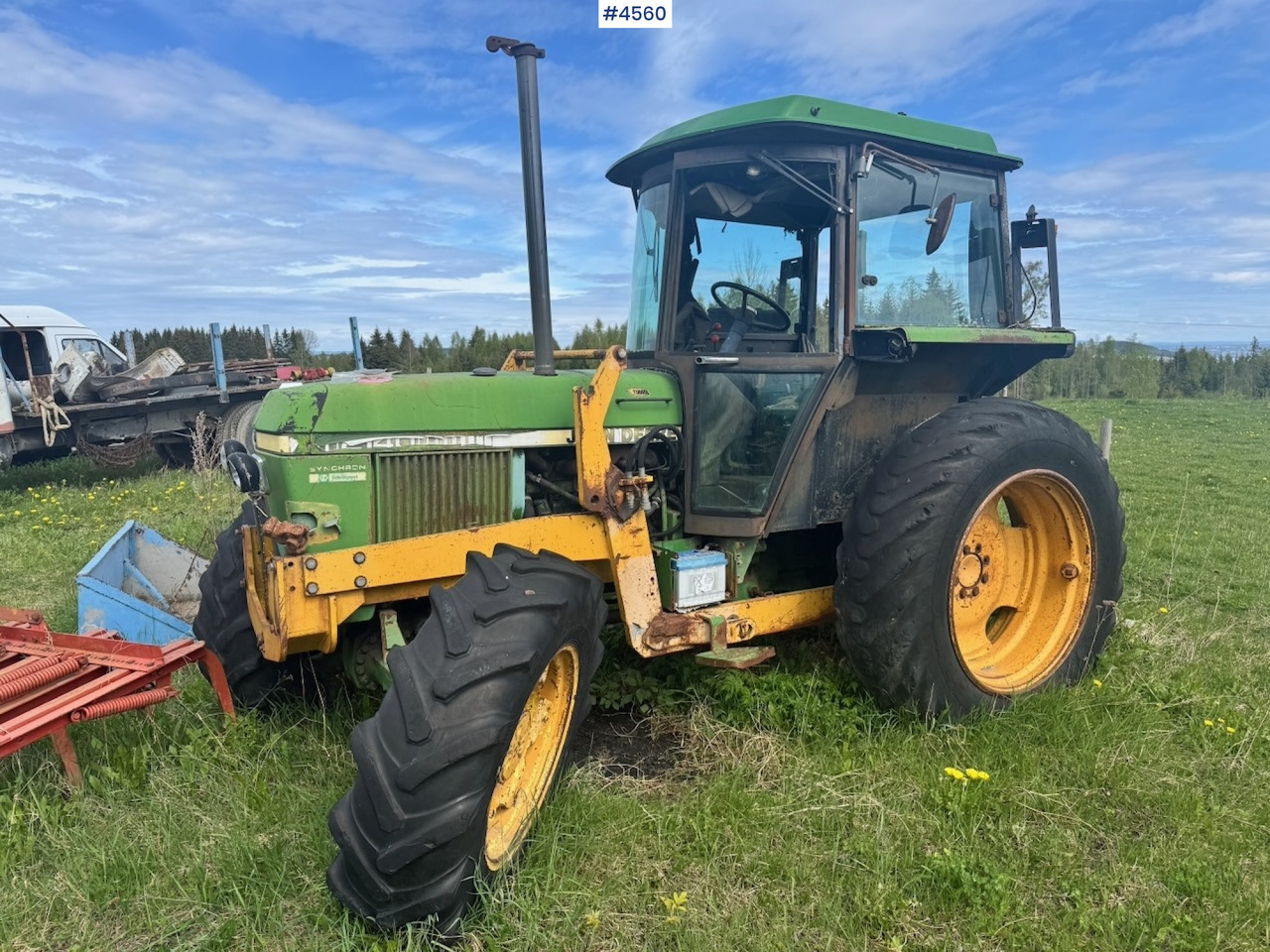1984 John Deere 2140 4x4 Tractor w/ brackets. Needs repair. - جرار: صورة 3 1984 John Deere 2140 4x4 Tractor w/ brackets. Needs repair. - جرار: صورة 3