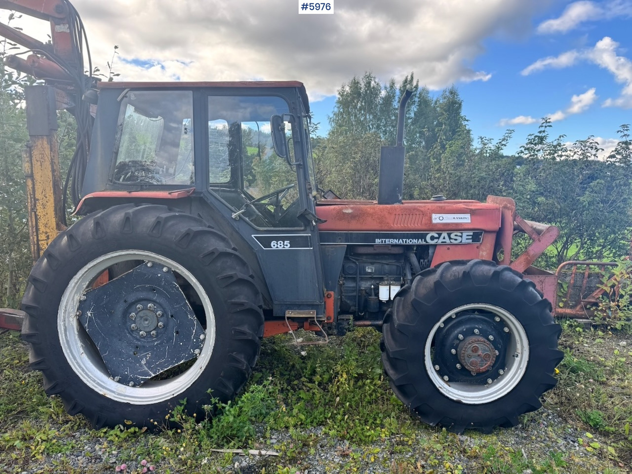 1985 Case International 685 with Log Trailer - جرار: صورة 5 1985 Case International 685 with Log Trailer - جرار: صورة 5