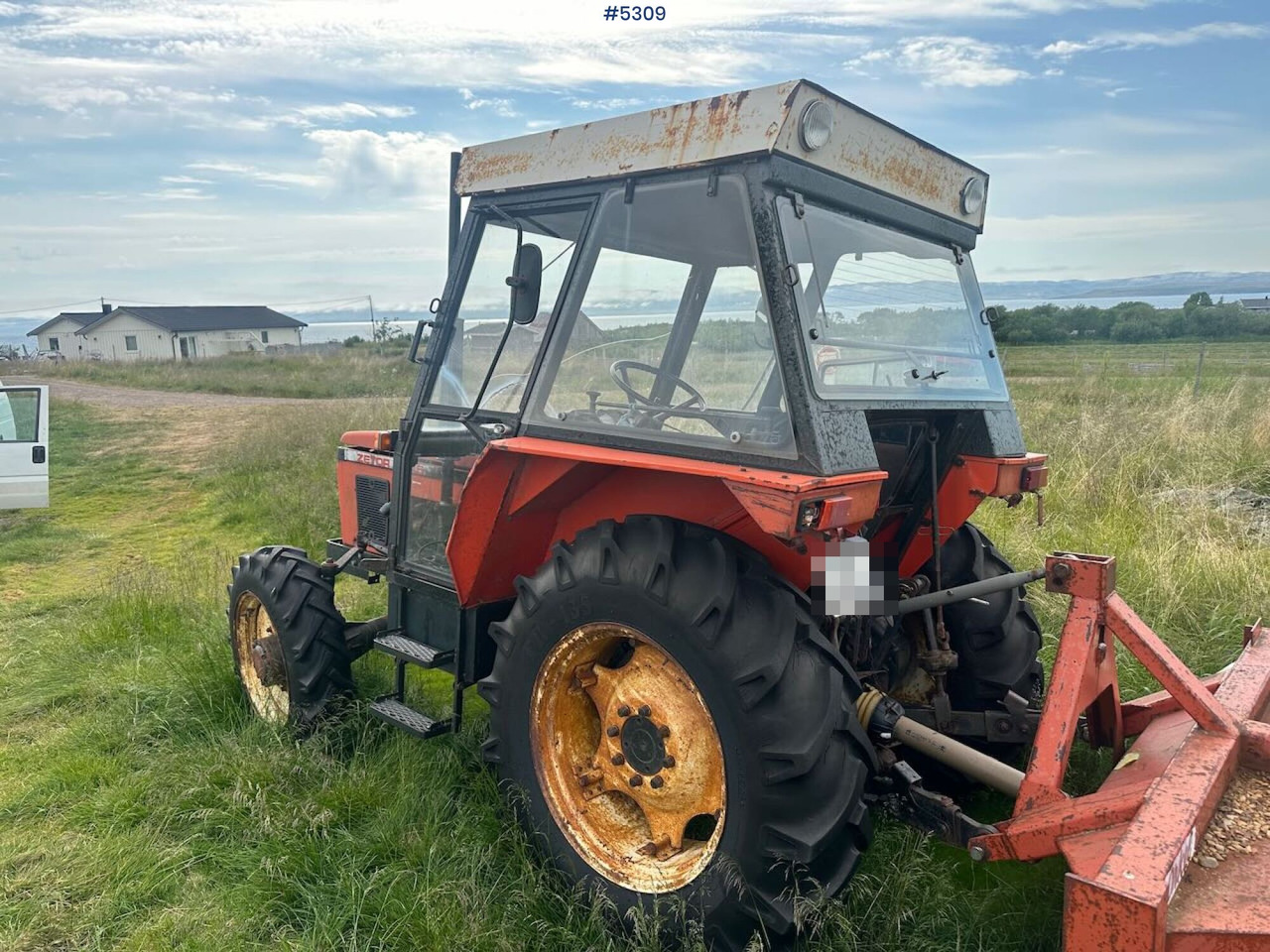 1989 Zetor 5245 tractor w/ snow blower. - جرار: صورة 4 1989 Zetor 5245 tractor w/ snow blower. - جرار: صورة 4