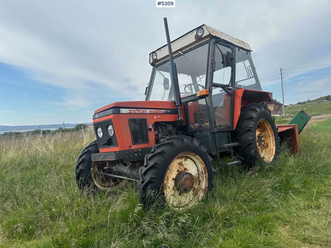1989 Zetor 5245 tractor w/ snow blower. - جرار: صورة 1 1989 Zetor 5245 tractor w/ snow blower. - جرار: صورة 1