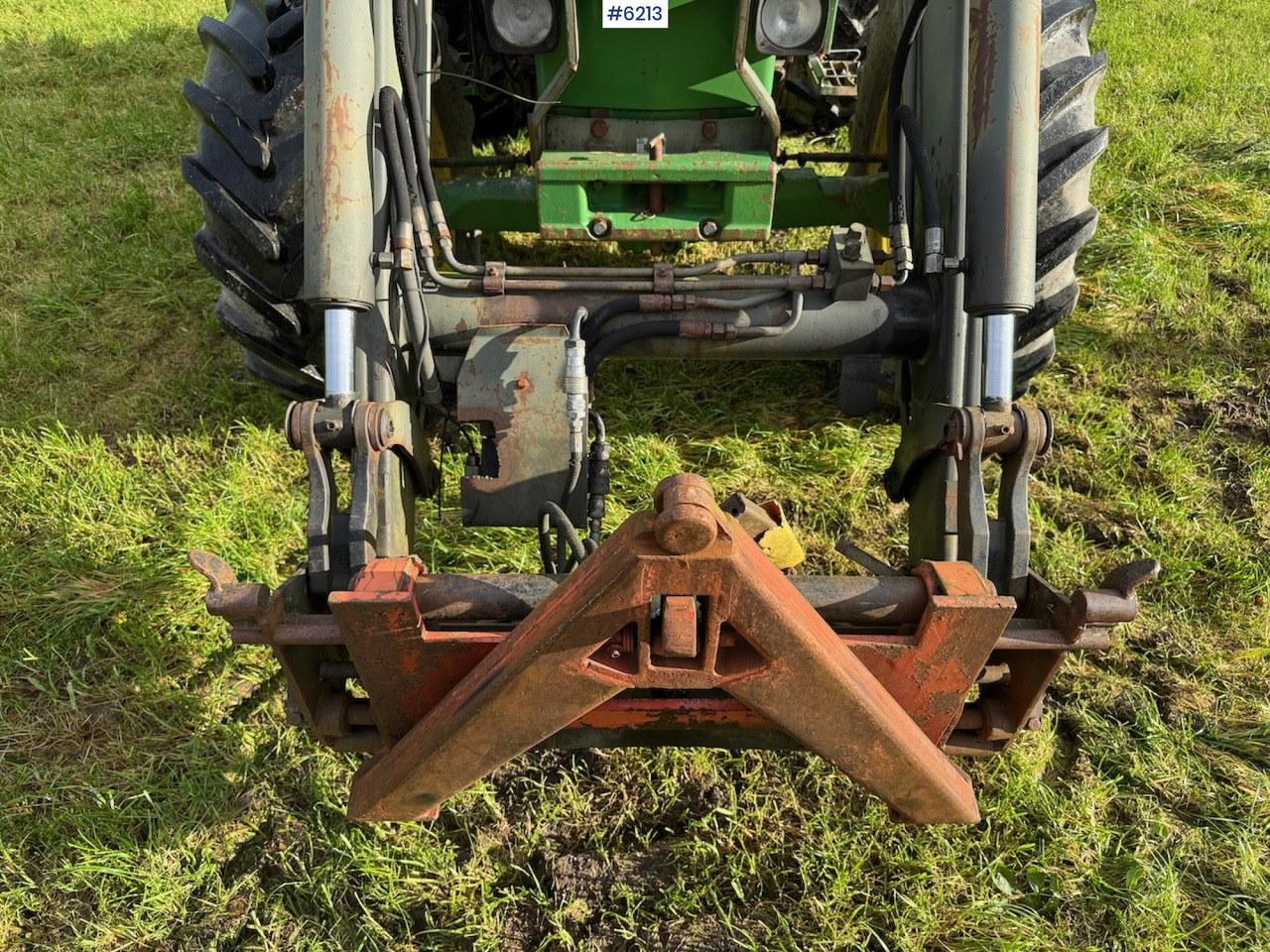 1990 John Deere 2850 Power Synchron w/ front loader. - جرار: صورة 4 1990 John Deere 2850 Power Synchron w/ front loader. - جرار: صورة 4