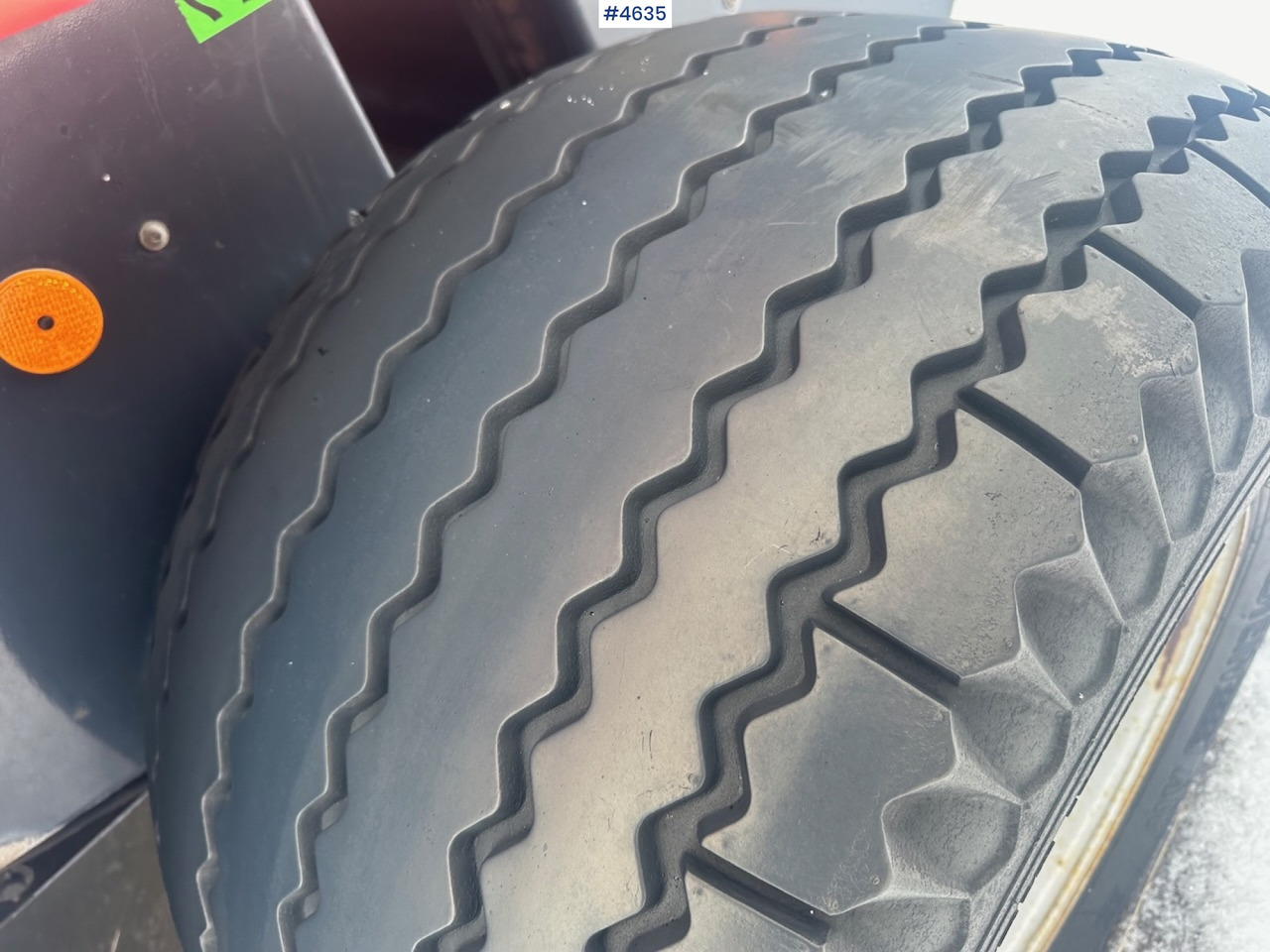 ماكينات نشر التبن 1998 Vicon RF 130 Round baler.: صورة 18