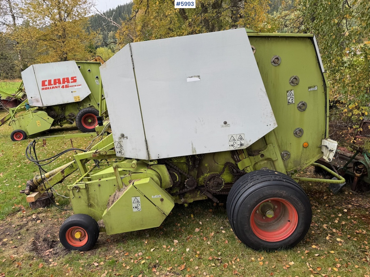 ماكينات نشر التبن 1999 Claas Rollant 46 Rotocut and a dividing baler.: صورة 14