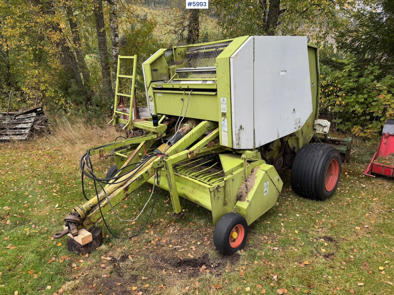 ماكينات نشر التبن 1999 Claas Rollant 46 Rotocut and a dividing baler.: صورة 11
