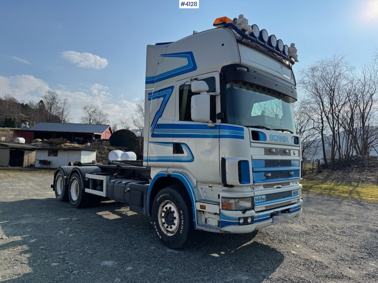 1999 Scania R 144G Hooklift - شاحنة برافعة خطافية: صورة 1 1999 Scania R 144G Hooklift - شاحنة برافعة خطافية: صورة 1