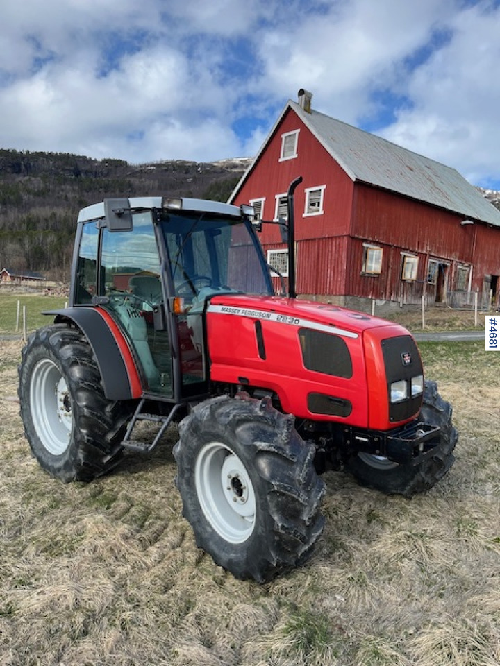 2000 Massey Ferguson 2230 - جرار: صورة 1 2000 Massey Ferguson 2230 - جرار: صورة 1