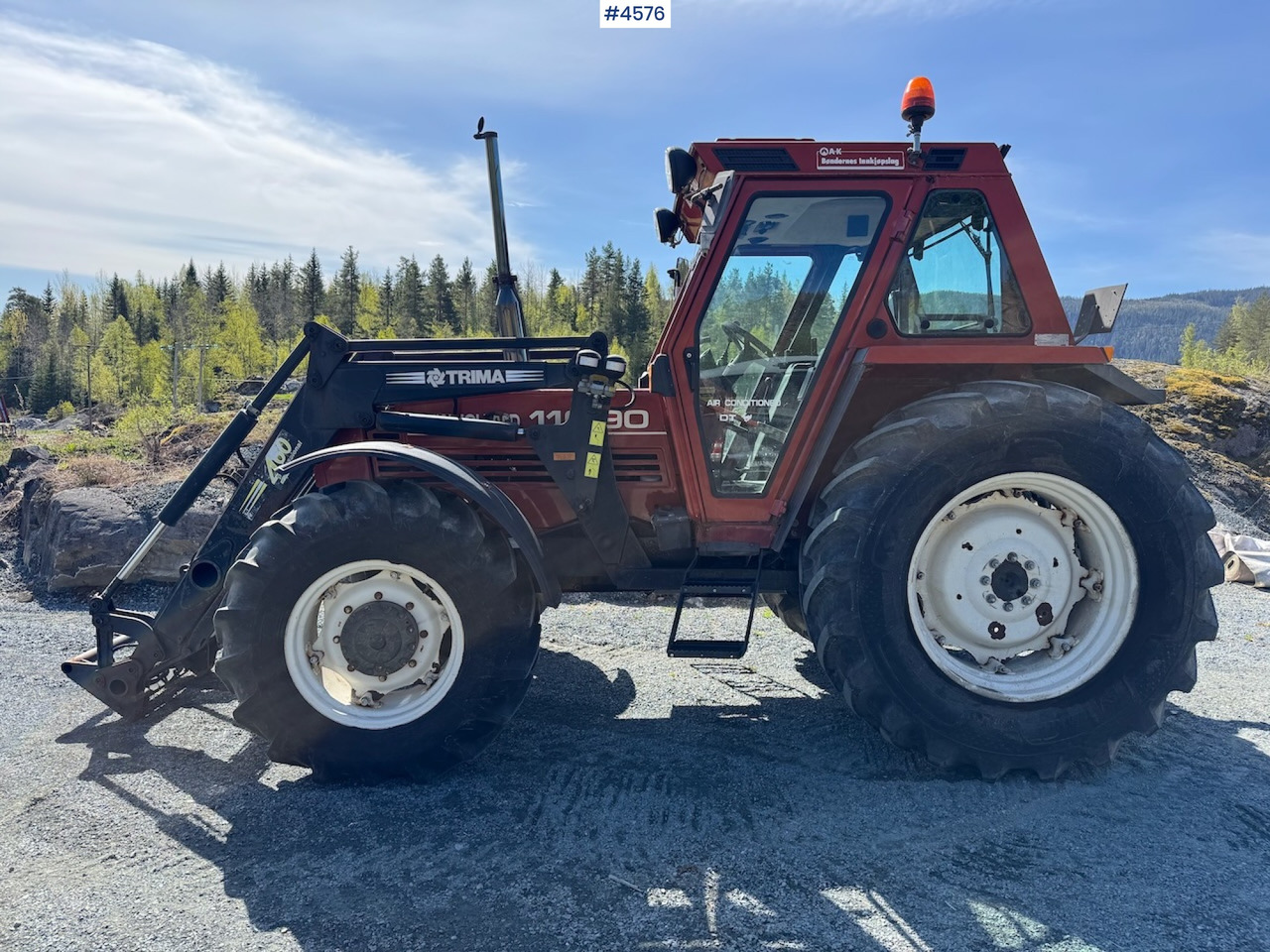 2002 Fiat 110-90 DT w/front loader. 1590 hours! - جرار: صورة 1 2002 Fiat 110-90 DT w/front loader. 1590 hours! - جرار: صورة 1