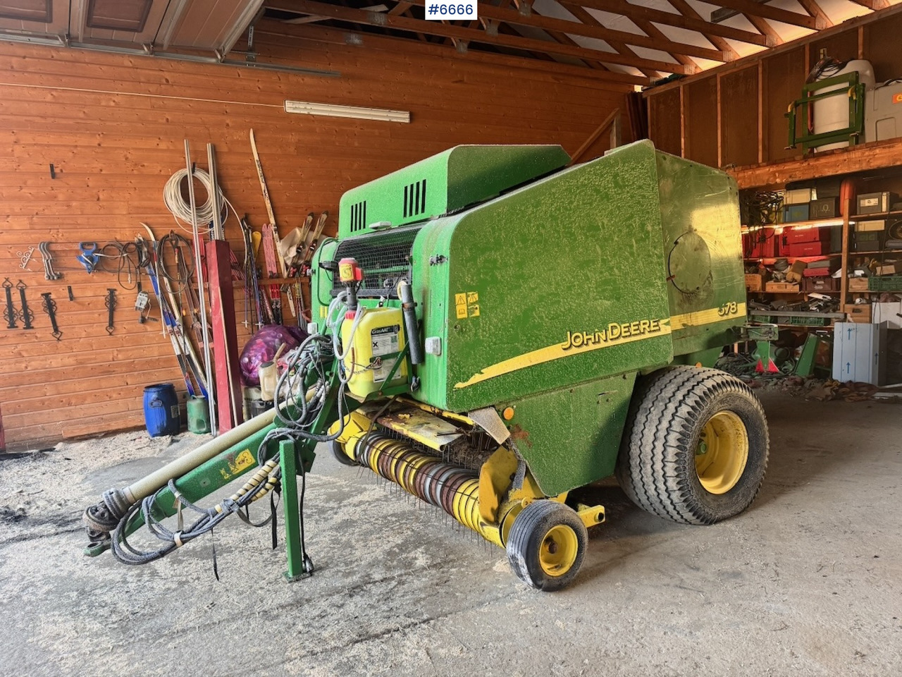 2003 John Deere 578 Round Baler. - ماكينات نشر التبن: صورة 3 2003 John Deere 578 Round Baler. - ماكينات نشر التبن: صورة 3