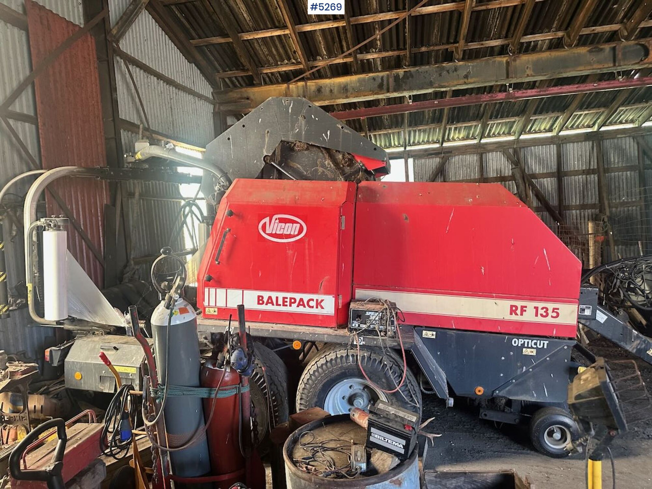 2003 Vicon RF 135 opticut round baler. - ماكينات نشر التبن: صورة 3 2003 Vicon RF 135 opticut round baler. - ماكينات نشر التبن: صورة 3