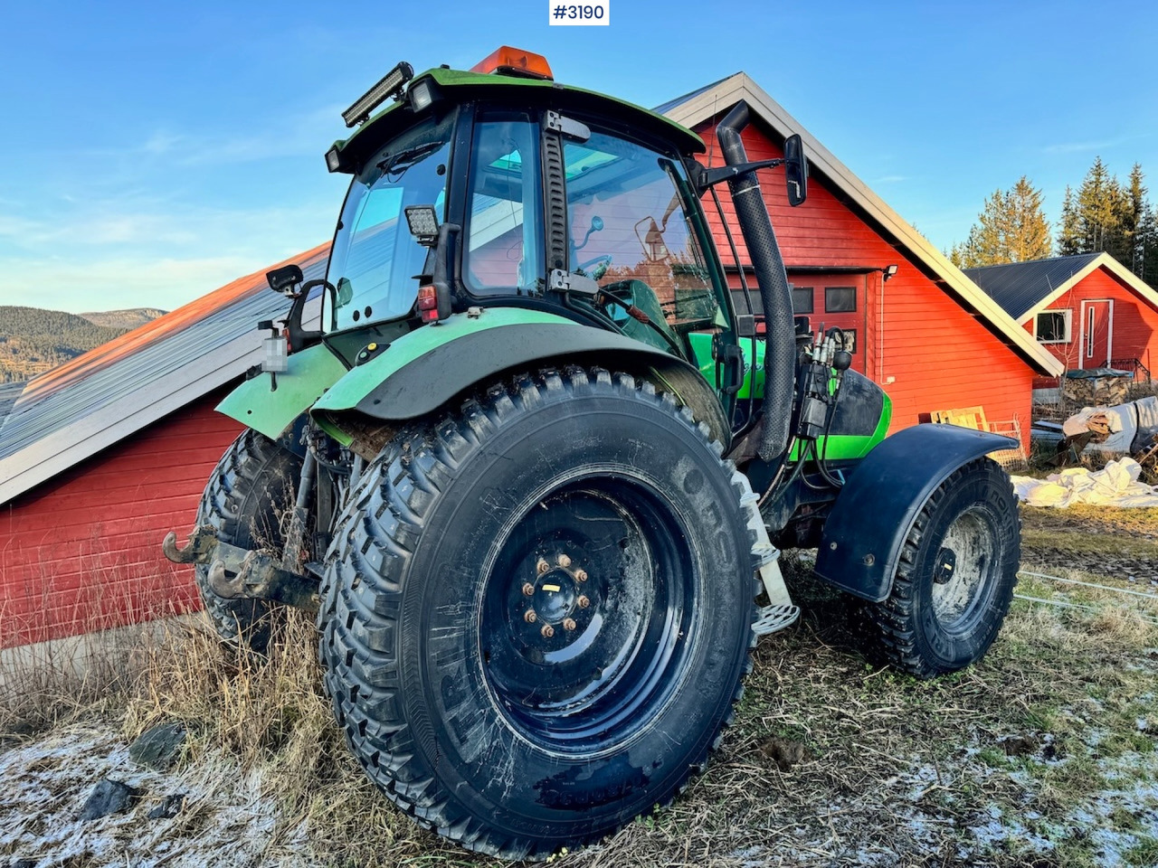 2004 Deutz-Fahr Agrotron 1130 4x4 Snow-Ready Tractor with Front Loader, Bucket, and 2 Sets of Tires - جرار: صورة 3 2004 Deutz-Fahr Agrotron 1130 4x4 Snow-Ready Tractor with Front Loader, Bucket, and 2 Sets of Tires - جرار: صورة 3