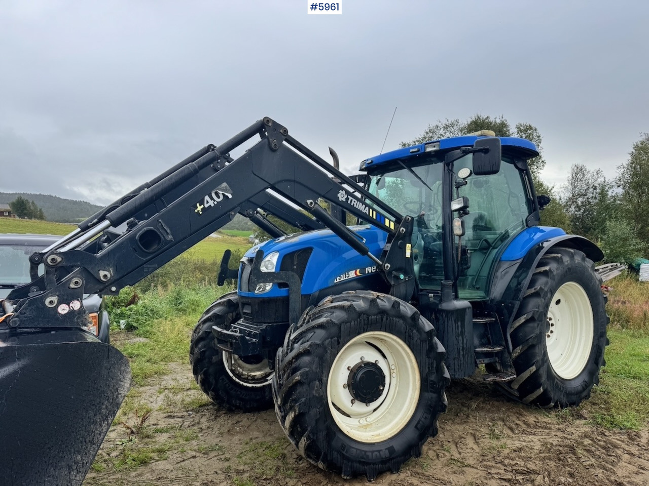 2004 New Holland TS115A with front loader - جرار: صورة 3 2004 New Holland TS115A with front loader - جرار: صورة 3