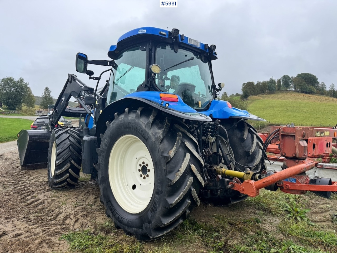 2004 New Holland TS115A with front loader - جرار: صورة 5 2004 New Holland TS115A with front loader - جرار: صورة 5