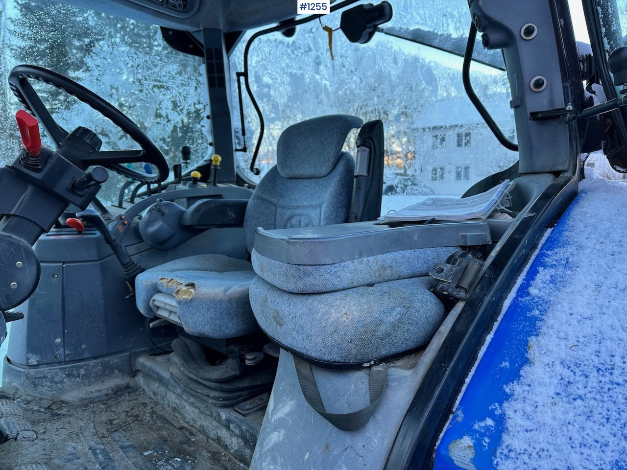 جرار 2005 New Holland TS110A: صورة 12 جرار 2005 New Holland TS110A: صورة 12