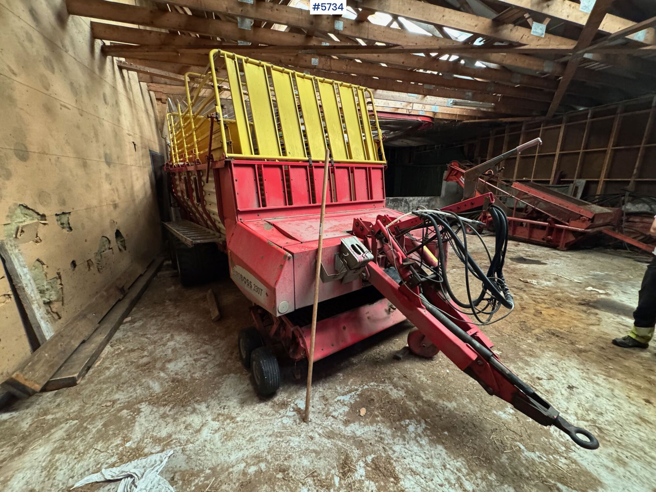 2005 Pottinger Euroboss 330t supermatic - ماكينات نشر التبن: صورة 4 2005 Pottinger Euroboss 330t supermatic - ماكينات نشر التبن: صورة 4