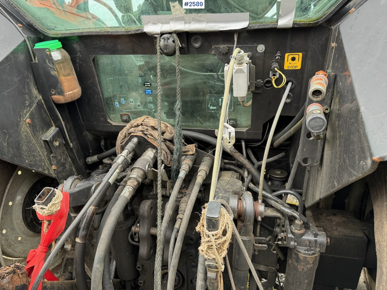 جرار 2005 Valtra 6550 Turbo with Kronos 120H 4WD B: صورة 14 جرار 2005 Valtra 6550 Turbo with Kronos 120H 4WD B: صورة 14