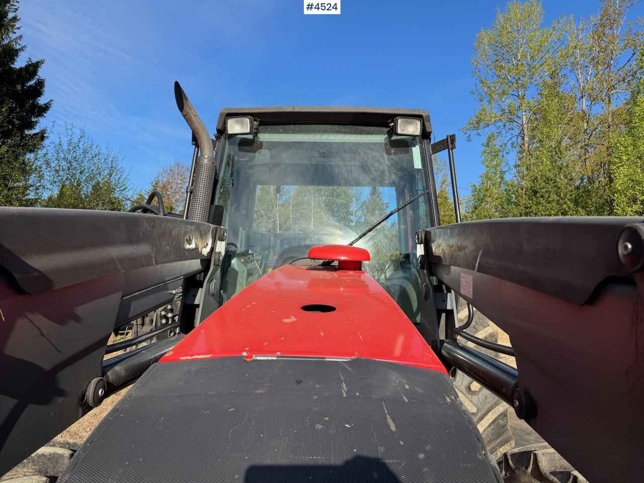 2005 Valtra 6850 w/front loader - جرار: صورة 5 2005 Valtra 6850 w/front loader - جرار: صورة 5
