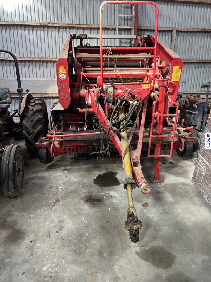 2005 Welger RP 235 press w/ net - ماكينات نشر التبن: صورة 2 2005 Welger RP 235 press w/ net - ماكينات نشر التبن: صورة 2