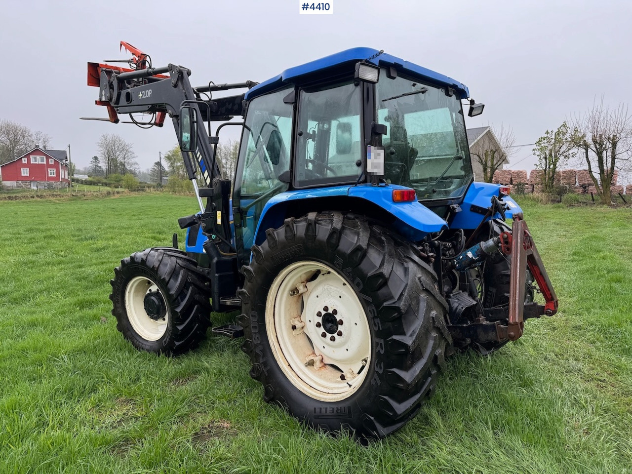 2006 New Holland TL100 A w/Front Loader. - جرار: صورة 4 2006 New Holland TL100 A w/Front Loader. - جرار: صورة 4