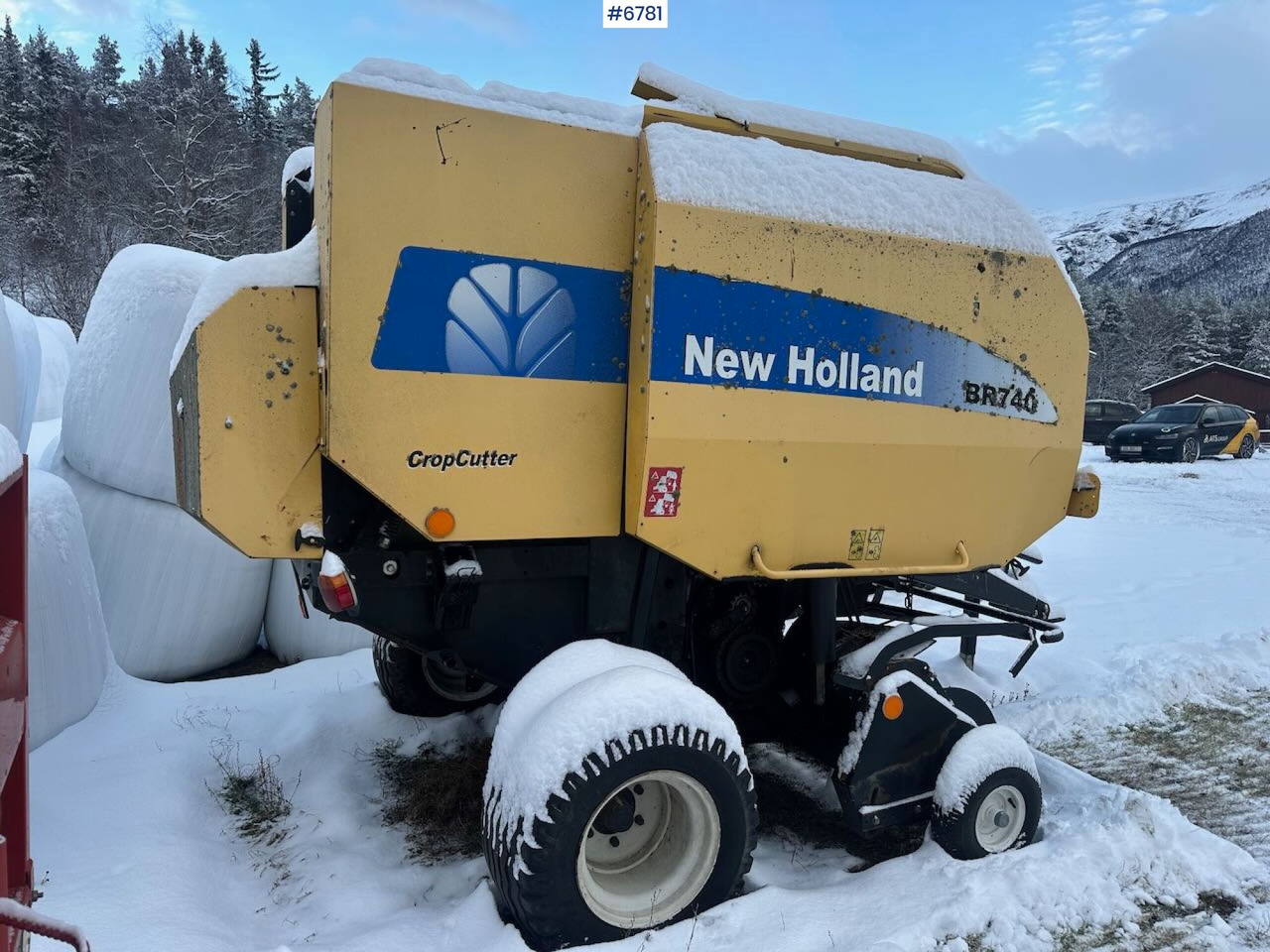 2007 BR740 Round baler. - ماكينات نشر التبن: صورة 1 2007 BR740 Round baler. - ماكينات نشر التبن: صورة 1