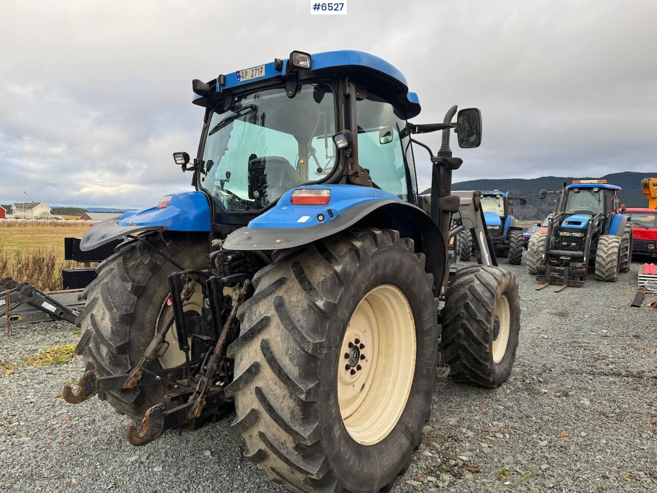 2007 NEW HOLLAND TS135A Plus w/ Quicke front loader - جرار: صورة 5 2007 NEW HOLLAND TS135A Plus w/ Quicke front loader - جرار: صورة 5