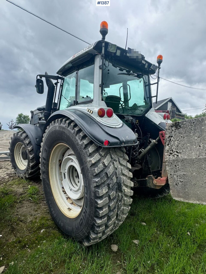 2007 Valtra T190 4x4 Tractor w/ bucket - جرار: صورة 5 2007 Valtra T190 4x4 Tractor w/ bucket - جرار: صورة 5