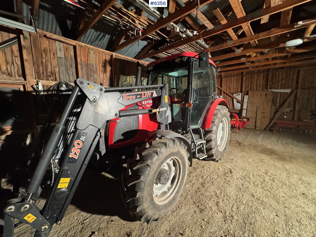 2008 Zetor 8541 Proxima Plus with loader, pallet forks, and snow bucket. Only 1,452 hours! - جرار: صورة 1 2008 Zetor 8541 Proxima Plus with loader, pallet forks, and snow bucket. Only 1,452 hours! - جرار: صورة 1