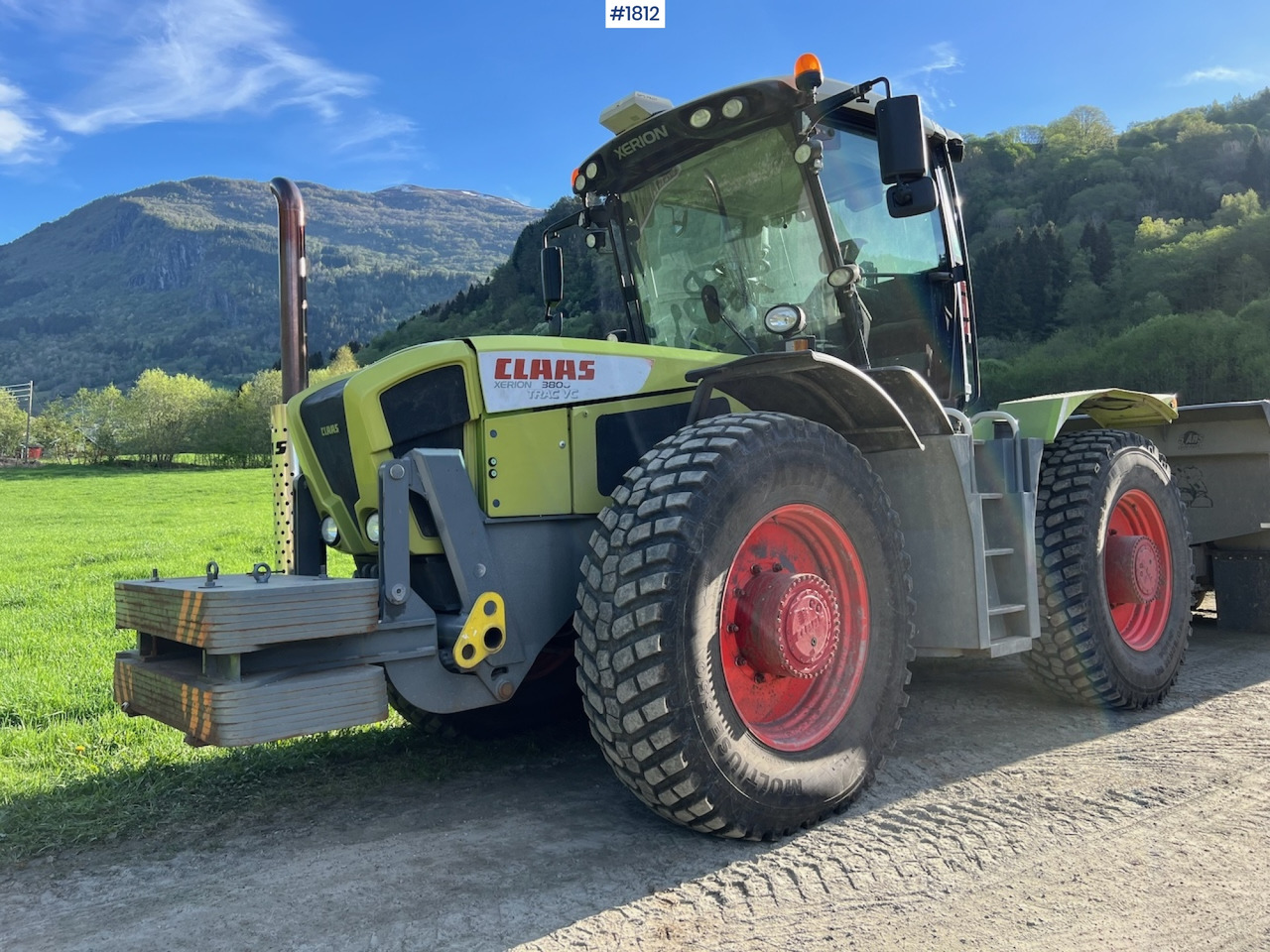 2009 Claas Xerion 3800 - جرار: صورة 2 2009 Claas Xerion 3800 - جرار: صورة 2