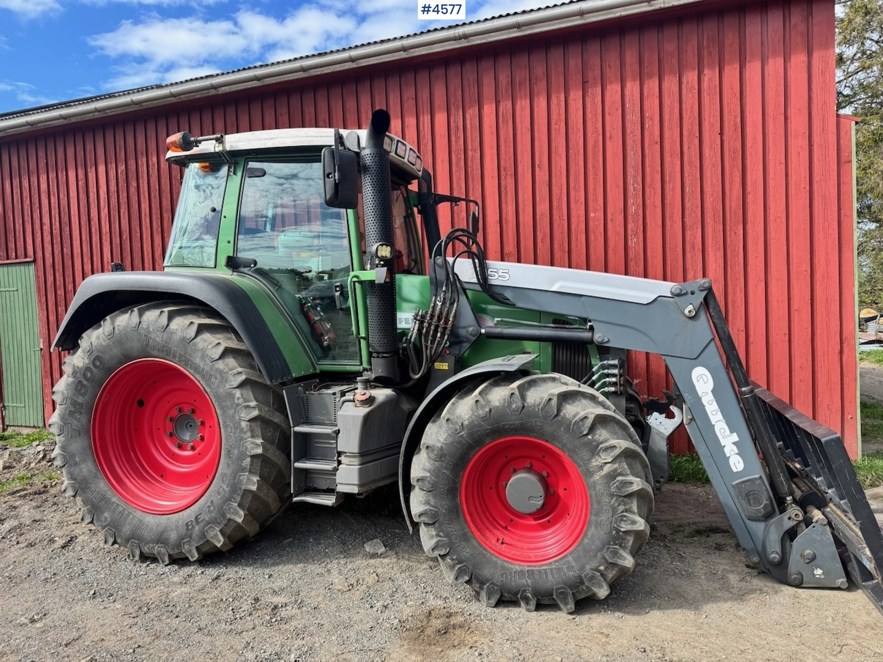 2009 Fendt 415 Vario 4x4 w/ Front hydraulics and Front loader. - جرار: صورة 3 2009 Fendt 415 Vario 4x4 w/ Front hydraulics and Front loader. - جرار: صورة 3