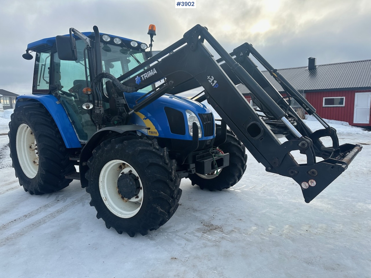 2011 New Holland T5070 4x4 m/ frontlaster - جرار: صورة 2 2011 New Holland T5070 4x4 m/ frontlaster - جرار: صورة 2
