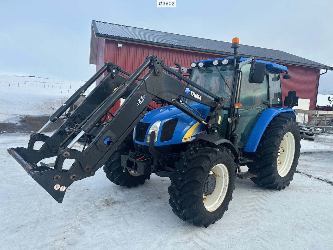 2011 New Holland T5070 4x4 m/ frontlaster - جرار: صورة 1 2011 New Holland T5070 4x4 m/ frontlaster - جرار: صورة 1