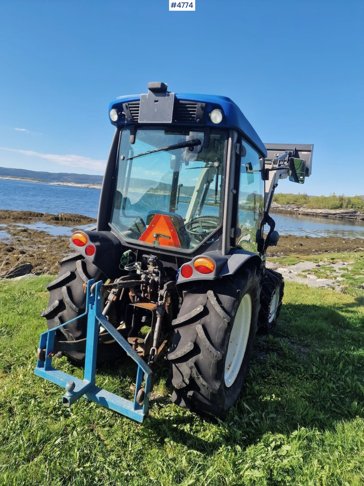 2013 New Holland T3020 w/ front loader, bucket & blade - جرار: صورة 5 2013 New Holland T3020 w/ front loader, bucket & blade - جرار: صورة 5