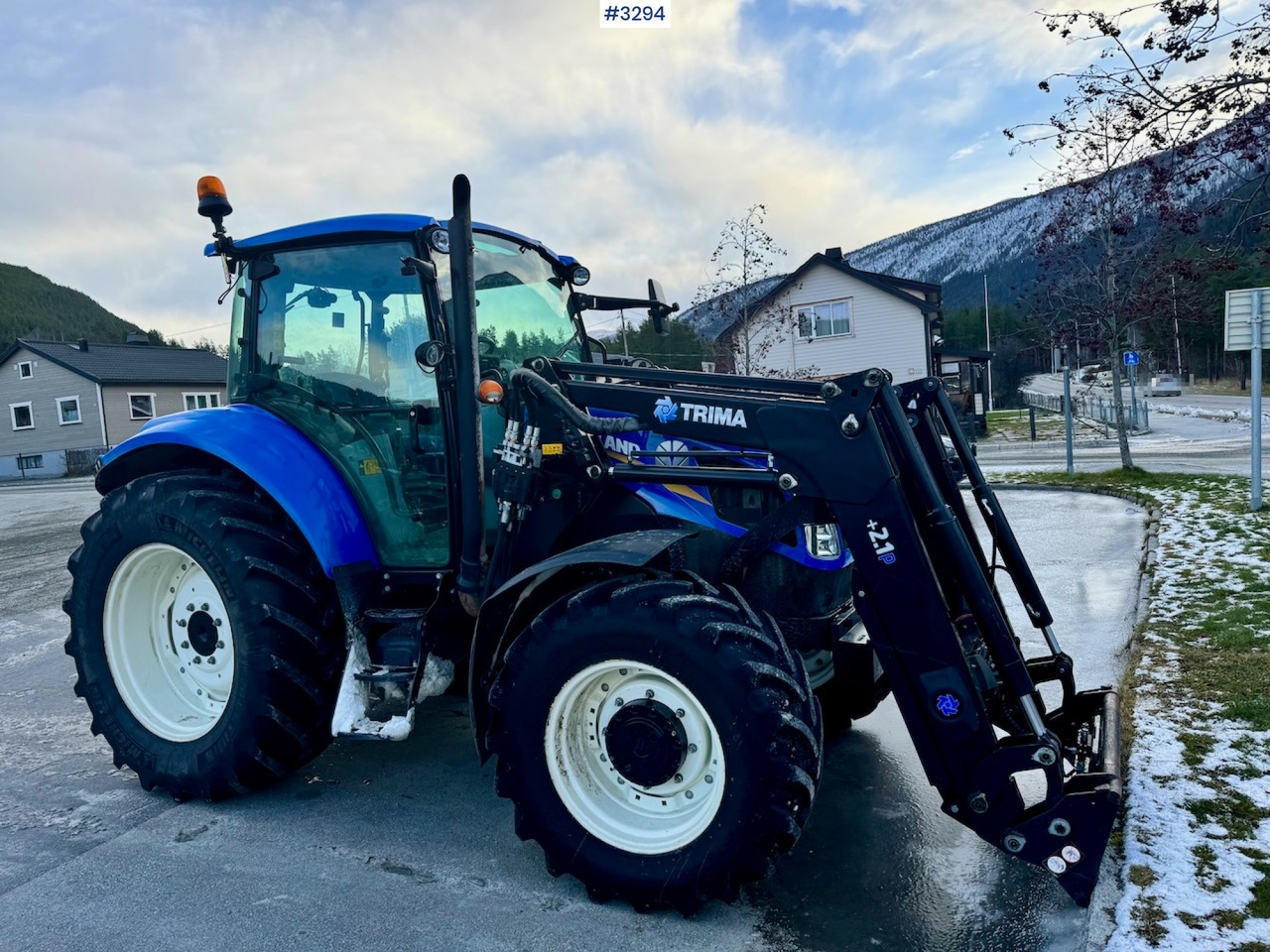2013 New Holland T5.95 with Trima +2.1P Front Loader. New Engine! - جرار: صورة 3 2013 New Holland T5.95 with Trima +2.1P Front Loader. New Engine! - جرار: صورة 3