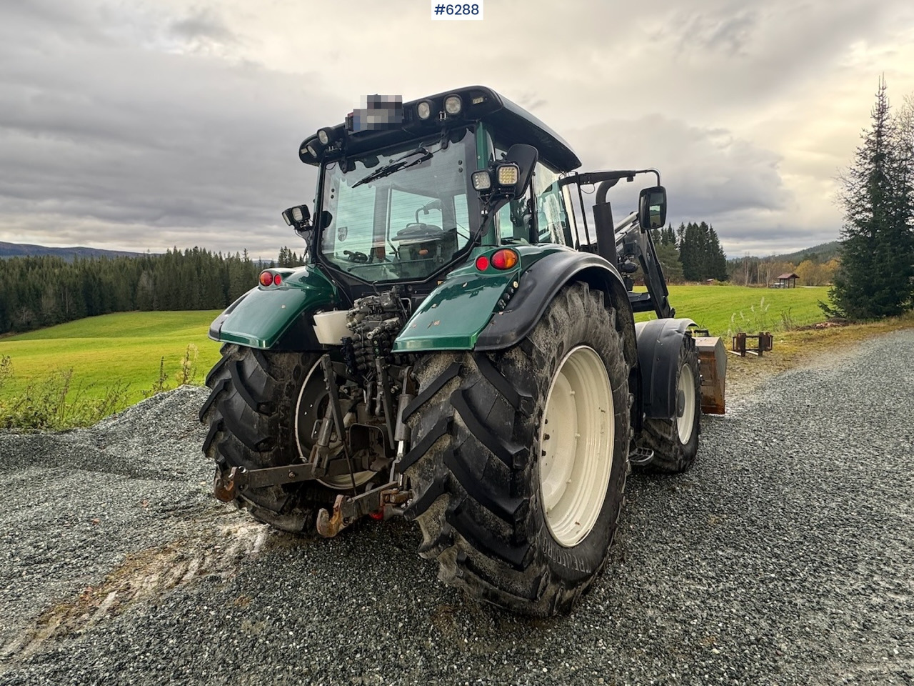 2013 Valtra T203 w/ Trima front loader, snow bucket, gravel bucket, pallet forks and timber clamp! - جرار: صورة 5 2013 Valtra T203 w/ Trima front loader, snow bucket, gravel bucket, pallet forks and timber clamp! - جرار: صورة 5