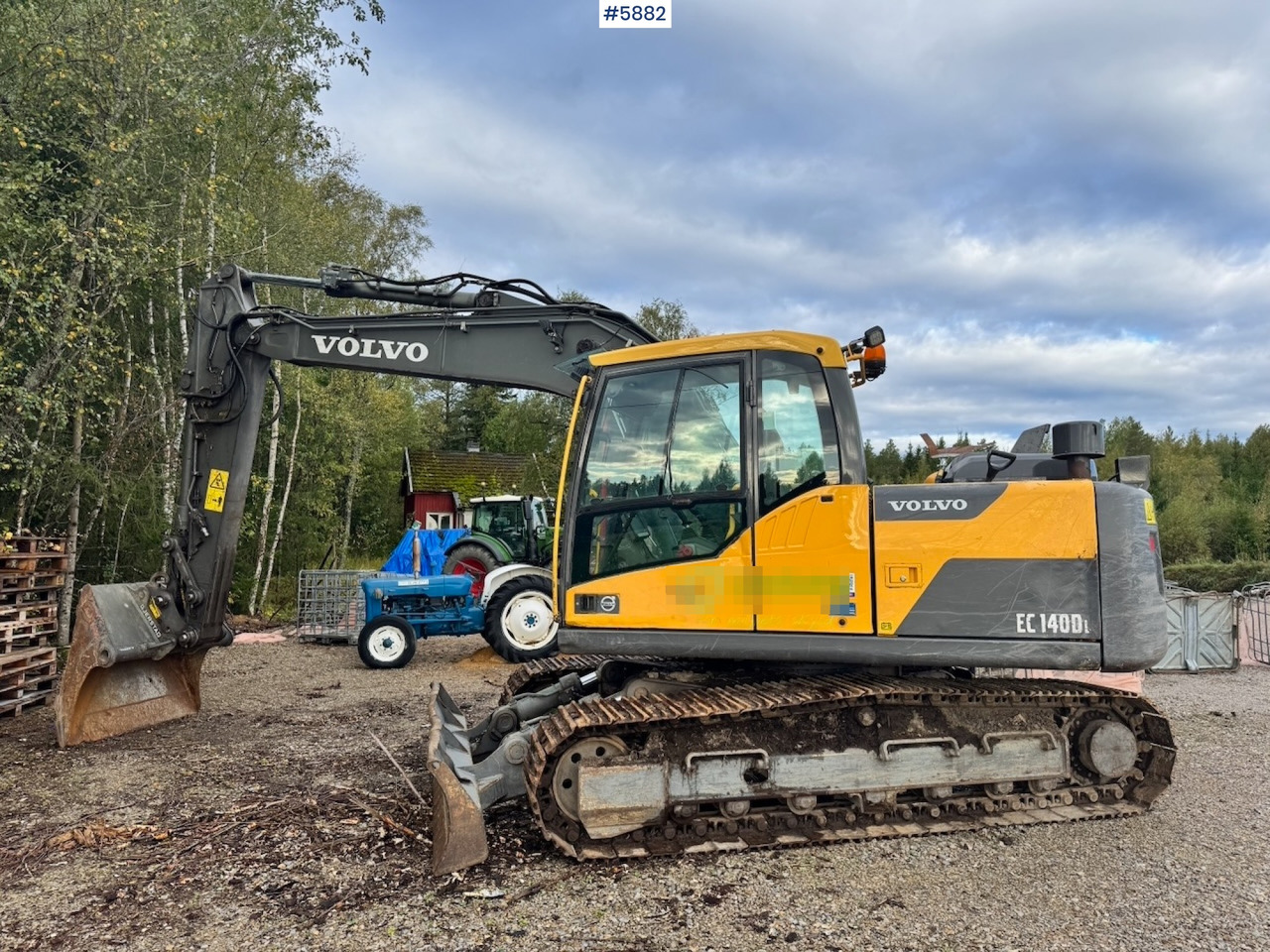 2013 Volvo EC140DL Crawler Excavator w/ Cleaning Bucket. - حفّار: صورة 2 2013 Volvo EC140DL Crawler Excavator w/ Cleaning Bucket. - حفّار: صورة 2