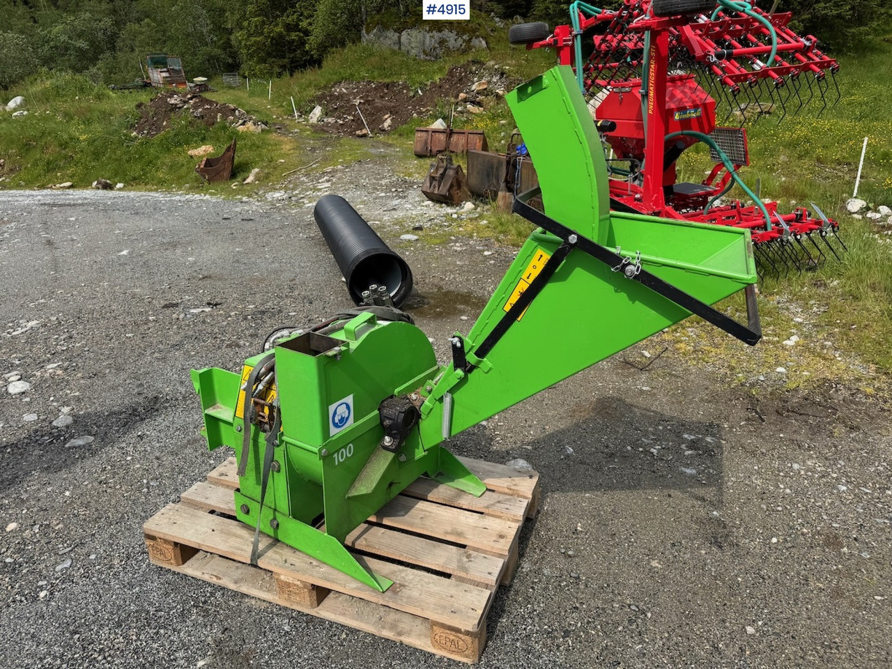 2014 Farmi forest 100 wood chipper - معدات الغابات: صورة 4 2014 Farmi forest 100 wood chipper - معدات الغابات: صورة 4